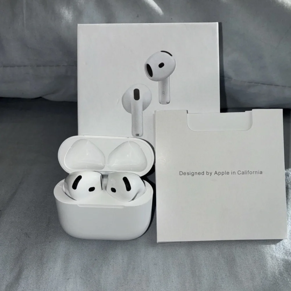 Apple White AirPods Pro gen 4th with noise cancellation